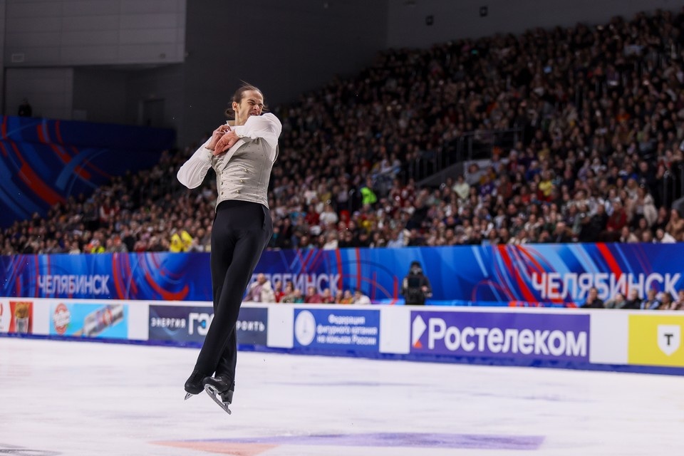    Петр Гуменник выдал олимпийский прокат на льду в Челябинске Валерий ЗВОНАРЕВ