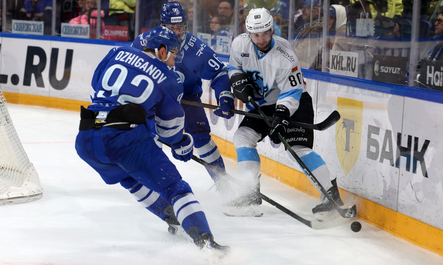 Хоккейное «Динамо-Минск» впервые в сезоне проиграло московскому «Динамо»