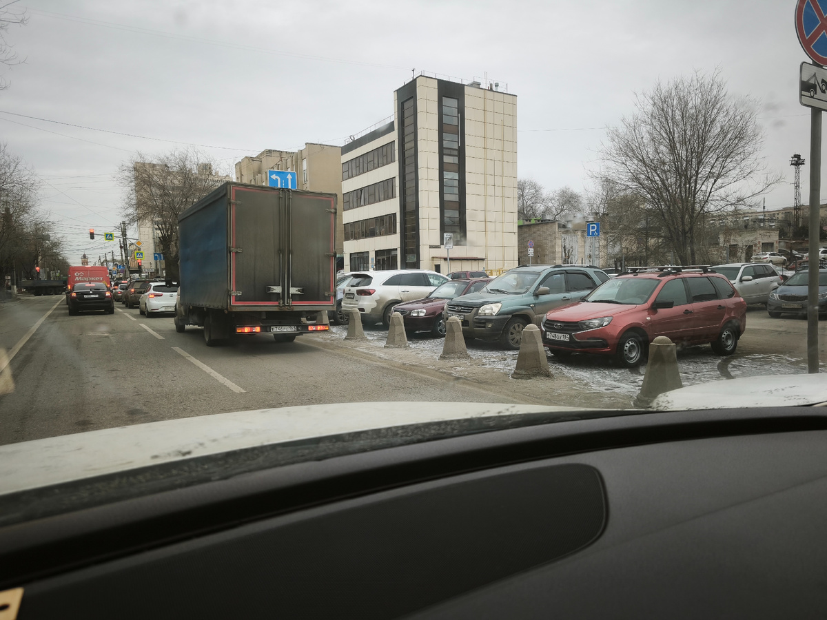 некоторые горожане пожелали потратить свои налоги на фалические символы