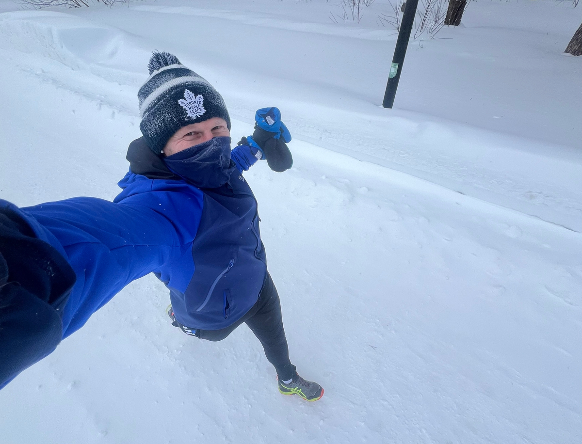 Не знаешь, что делать? Делай хоть что-то. Например - беги.