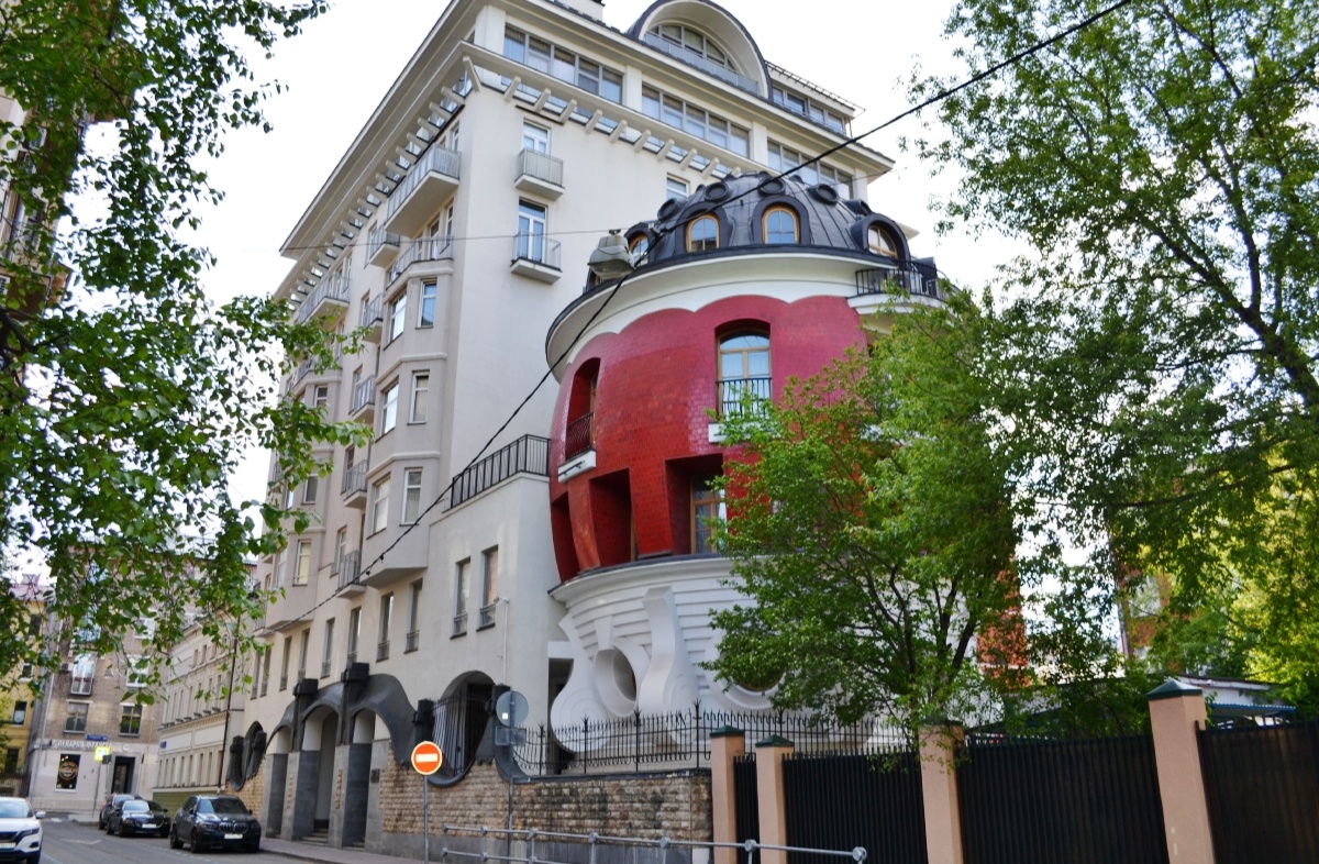 Москва, улица Машкова, 1/11. Дом - яйцо. Фото автора канала 