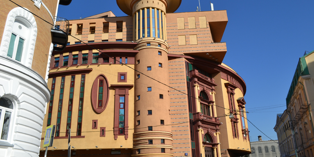 И снесла курочка яичко. Неоднозначные здания Москвы. Ваше мнение?