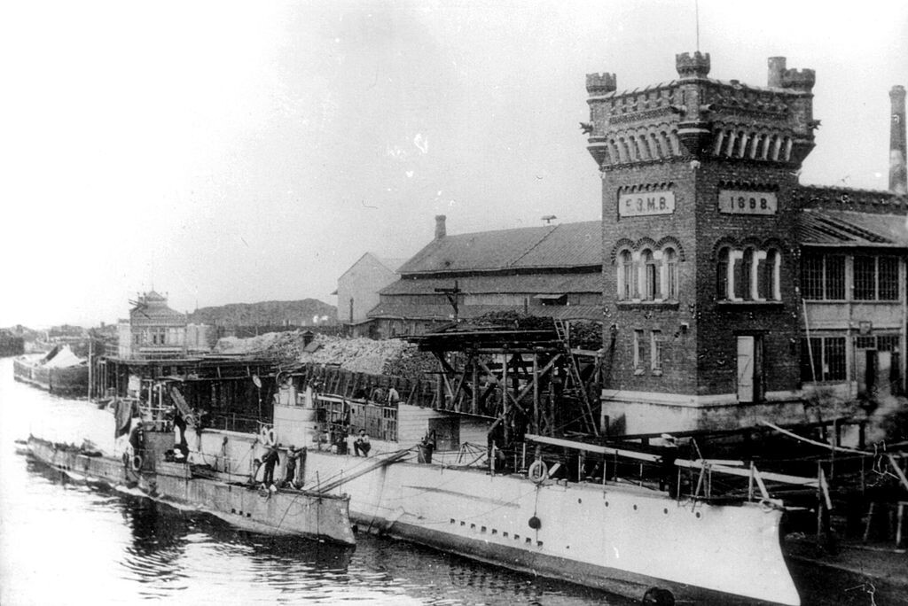 Источник. https://newv.life/blog/kak-menyalsya-vasilevskiy-ostrov-ot-osnovaniya-do-nashikh-dney/