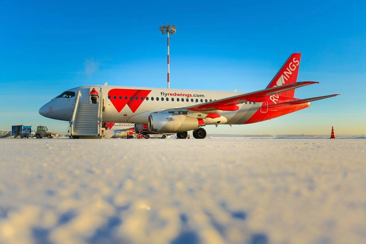    Самолет Red Wings