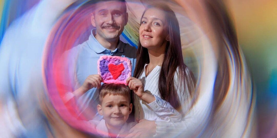 Данил подарил мне штуковину, которая прям на объектив накручивается и получается эффект такой закрученный по краям