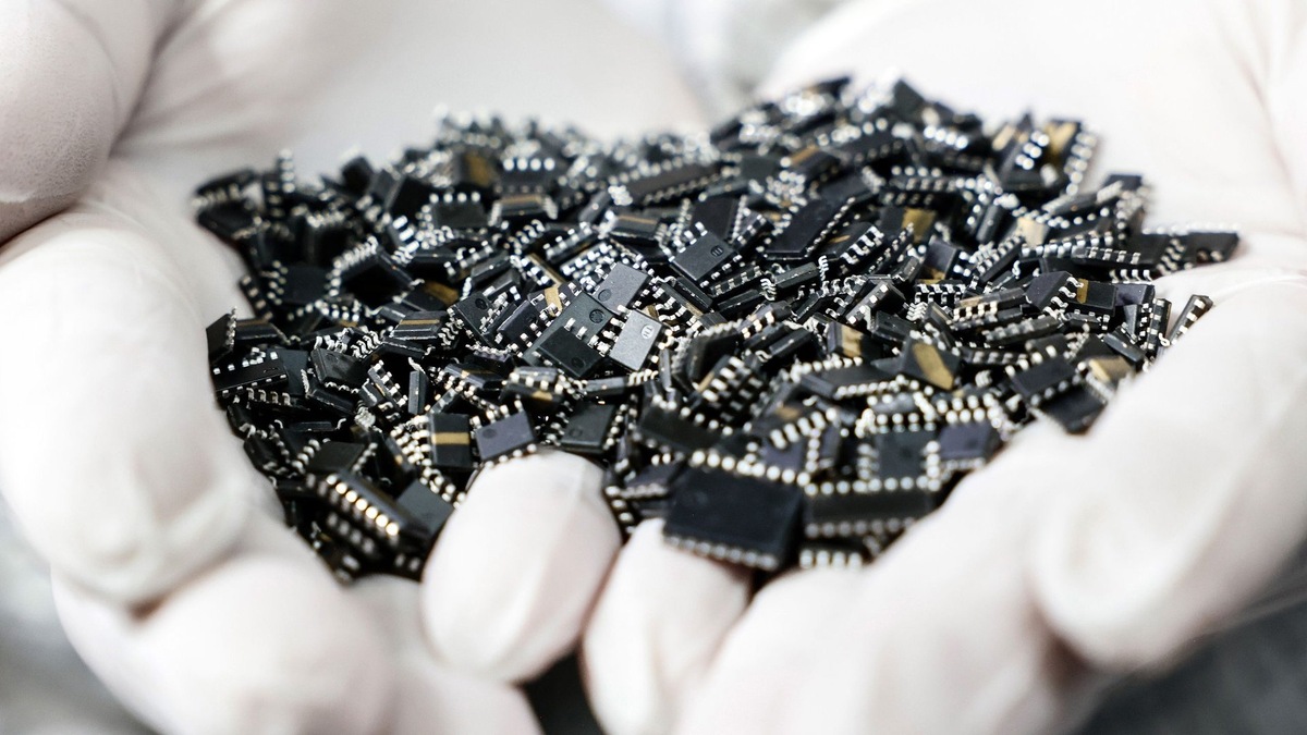    Материнские платы AMD переходят на BIOS-чипы 64 МБ: зачем