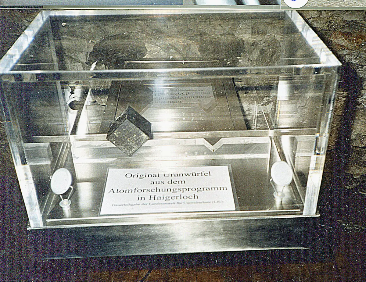 Подлинный кубик из урана, служивший ядерным горючим нацистским ученым