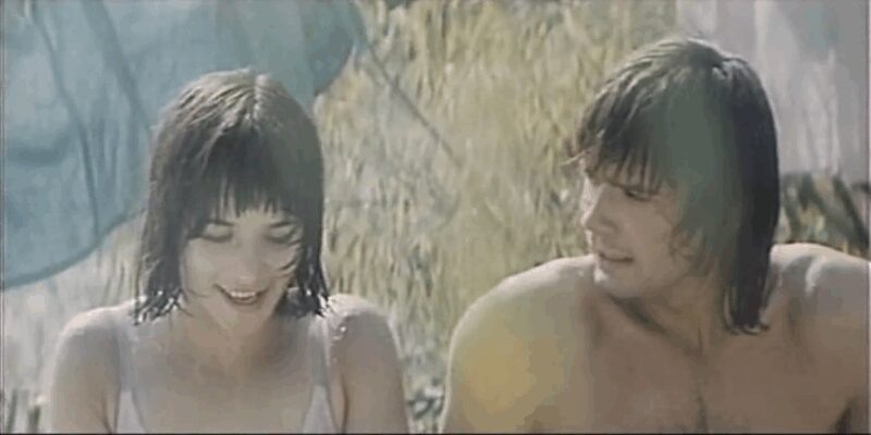    Юная Вера Глаголева в своём первом фильме «На край света…», 1975 год.