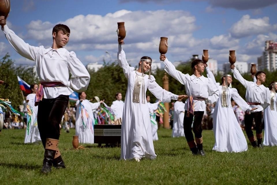    Сегодня Ысыах становится масштабным культурно-туристическим событием, которое отмечают не только в Якутии, но и в якутских общинах по всему миру. Фото: Пресс-служба главы и правительства Якутии
