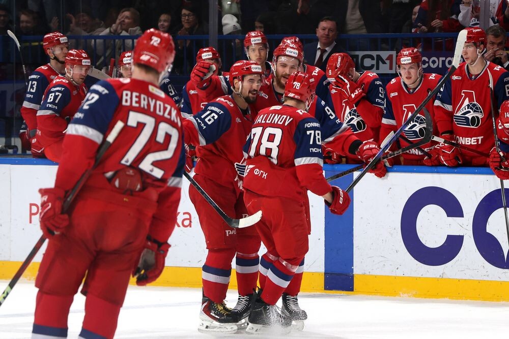    Игроки ХК Локомотив