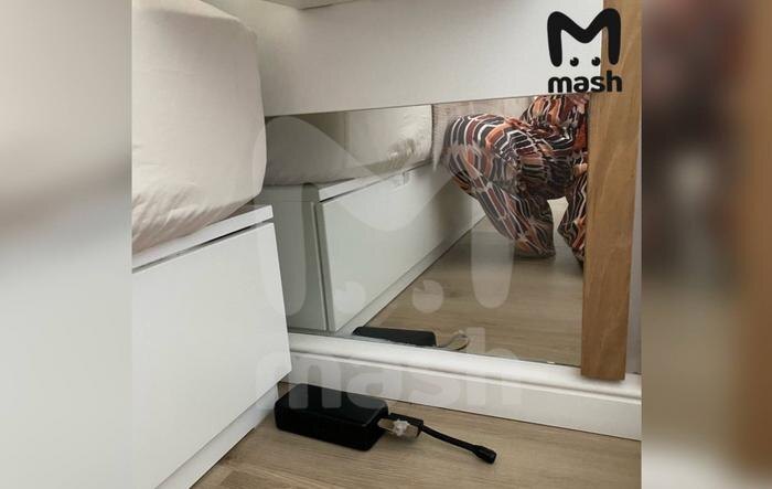 Мужчина установил прослушку в квартире бывшей. Фото © Telegram / Mash