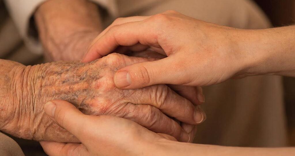 Бабушка просто стареет или это болезнь? 5 отличий, которые заставят вас насторожиться