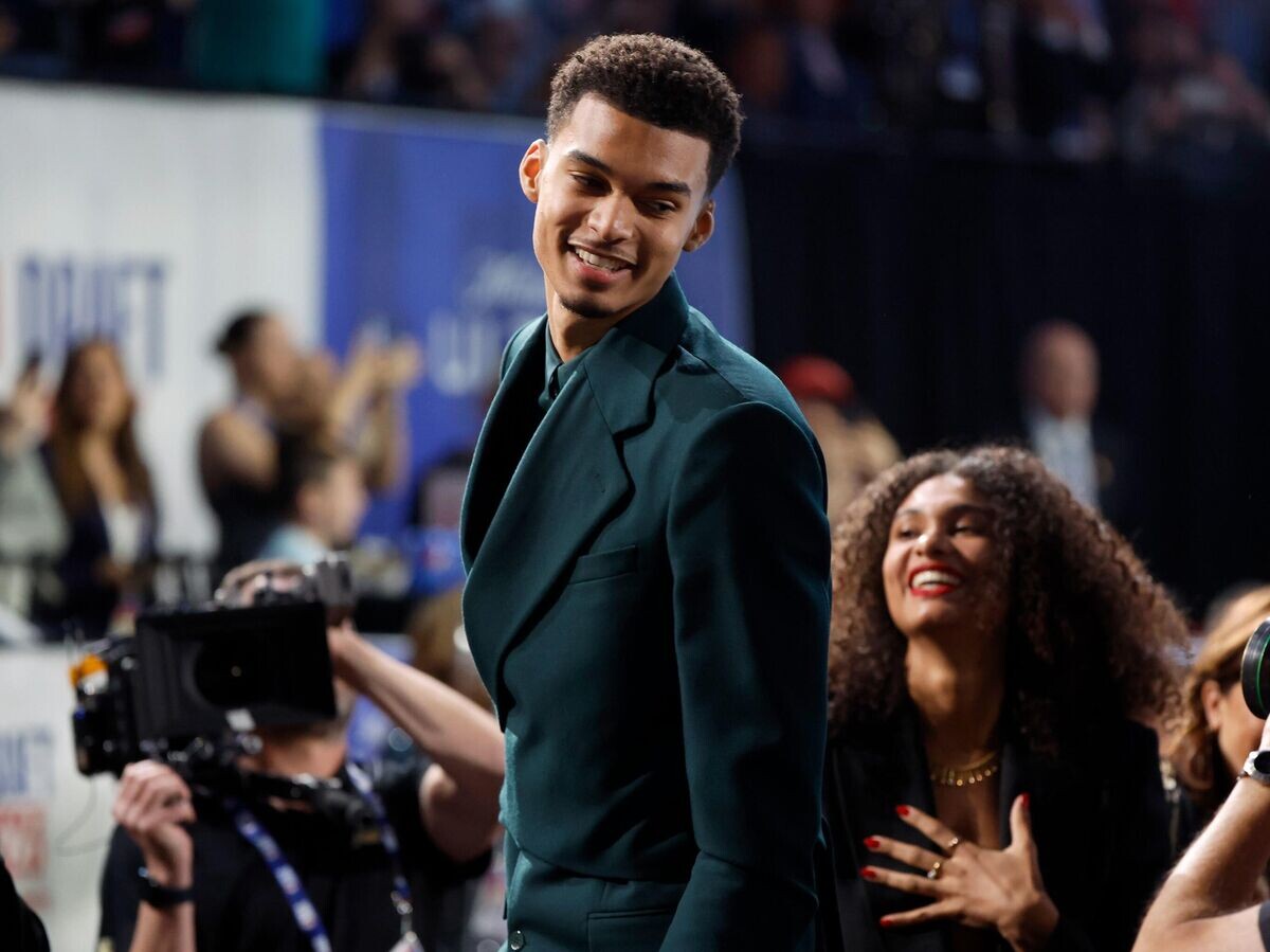    Французский баскетболист Виктор Вембаньяма на драфте НБА 2023 года | © пресс-служба клуба "Сан-Антонио Сперс"