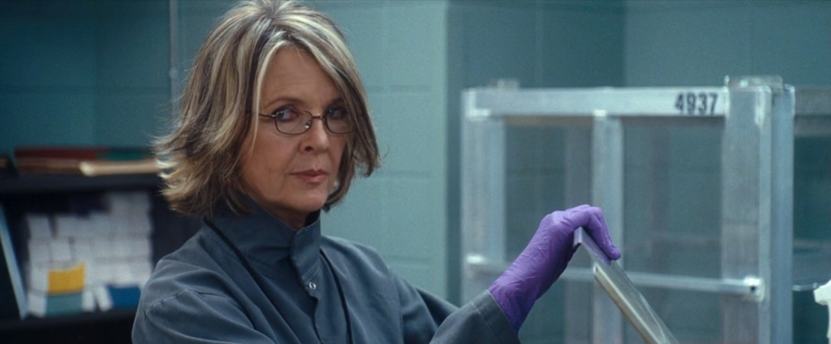 Кадр из кинофильма "Шальные деньги", 2008 г., режиссер Кэлли Хури, сценаристы Гленн Герс, Нил МакКэй, Терри Уинсор, композиторы Марти Дэвич, Джеймс Ньютон Говард (скриншот) 