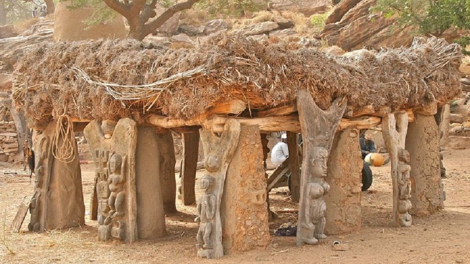 Плато Бандиагара: Где соседи живут на крыше, а астрономы спорят до сих пор