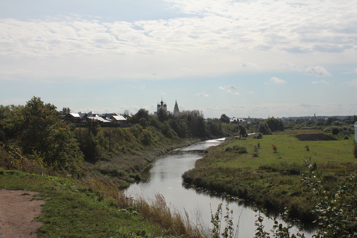 Река Каменка в городе Суздаль