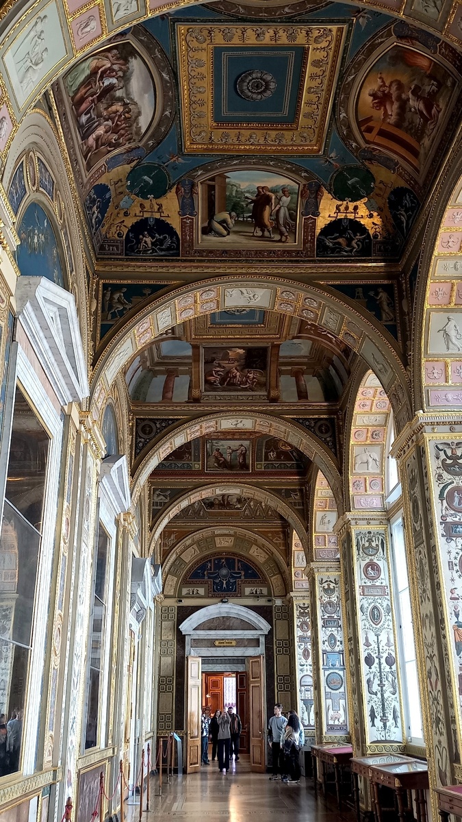 ЗАЛ ЛОДЖИИ РАФАЭЛЯ