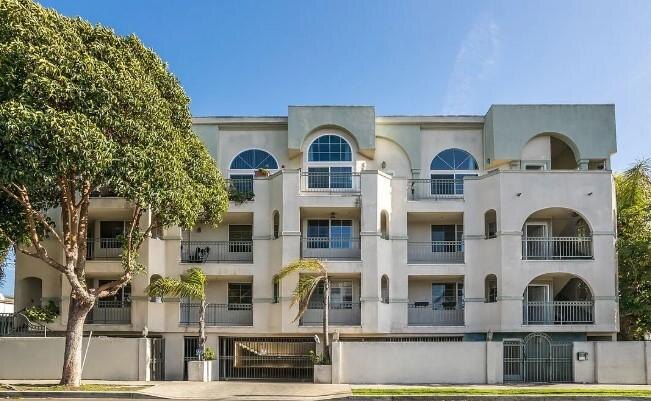 Кондоминиум, где купил квартиру Александр Незлобин, далеко не новый. Фото © zillow