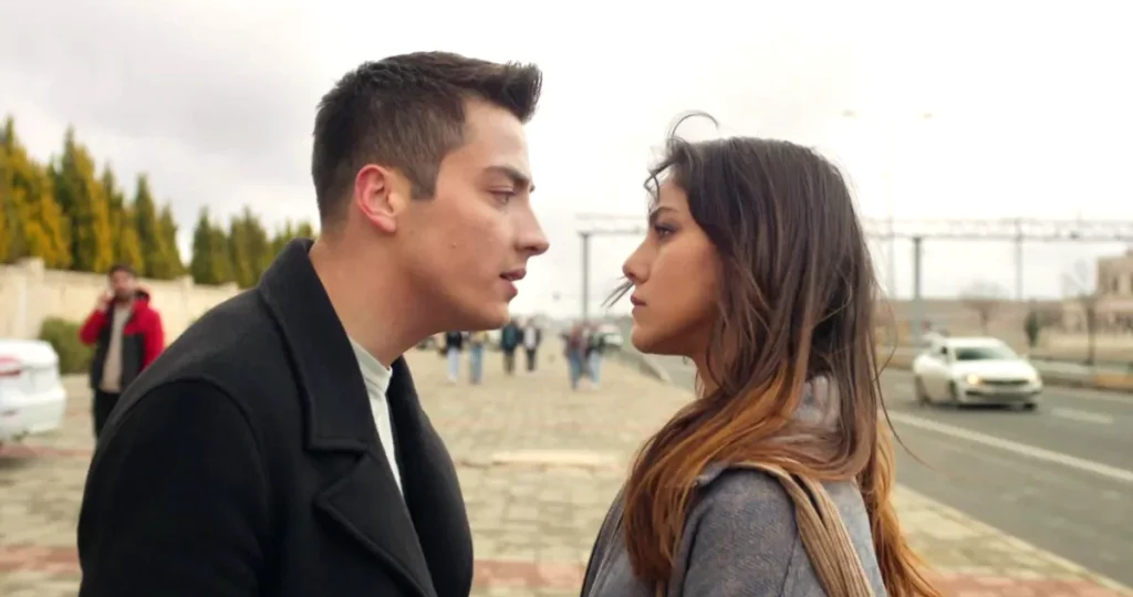 «Мы вместе»: звёзды «Далёкого города» Атакан и Дилин наконец подтвердили роман