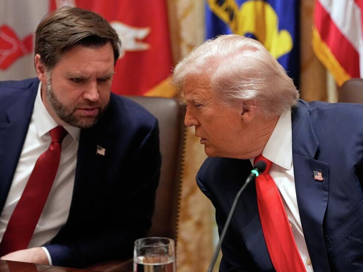    Президент США Дональд Трамп и вице-президент США Джей Ди Вэнс | © AP Photo / Alex Brandon