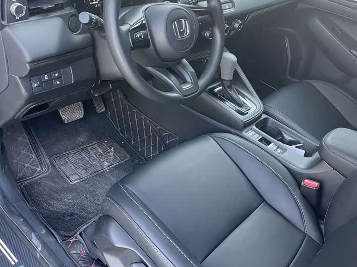 Фото салона, листайте