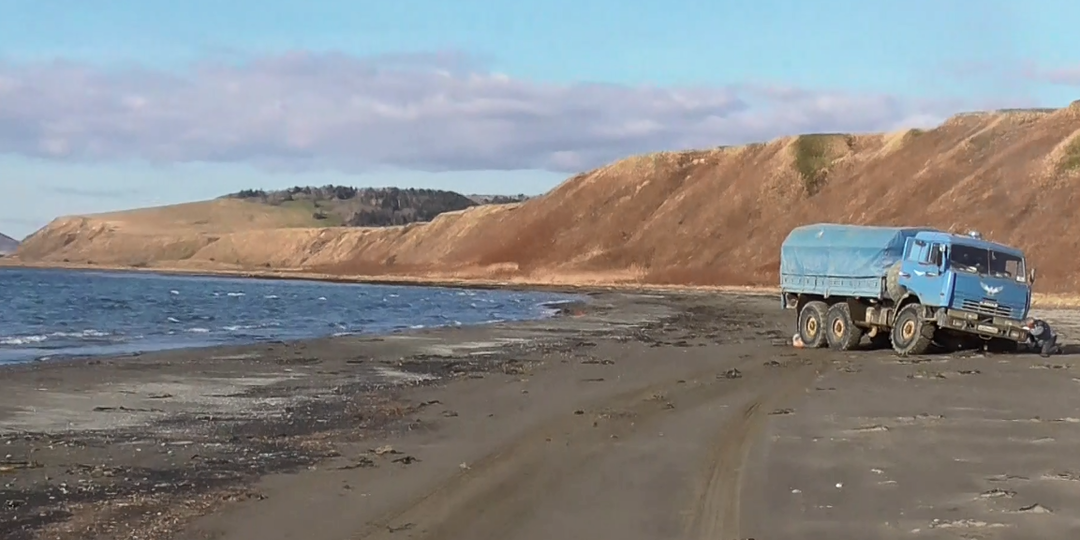 Как мы в тайге недалеко от медведей перевернулись на КАМАЗе, и кто кого не съел