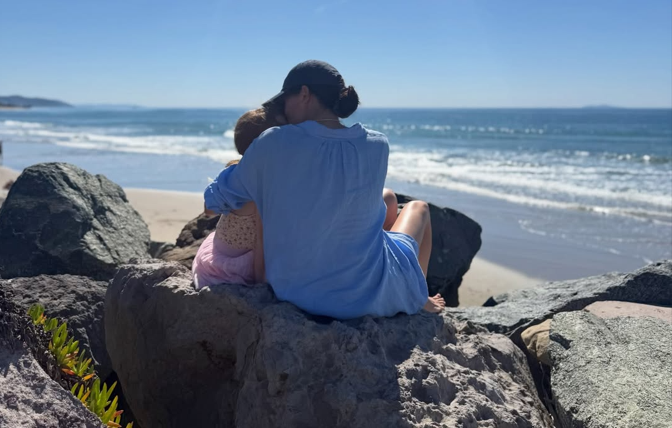 "Папа Сассекс"? И это после того, как ты решил, что она достигла пика кринжа - реакция сетей на фото Меган