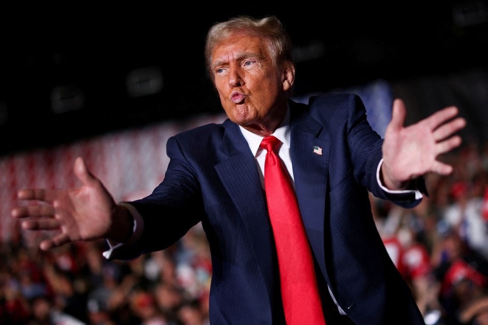    Трамп заявил, что США может установить контроль над Кубой по-дружески или нет. REUTERS