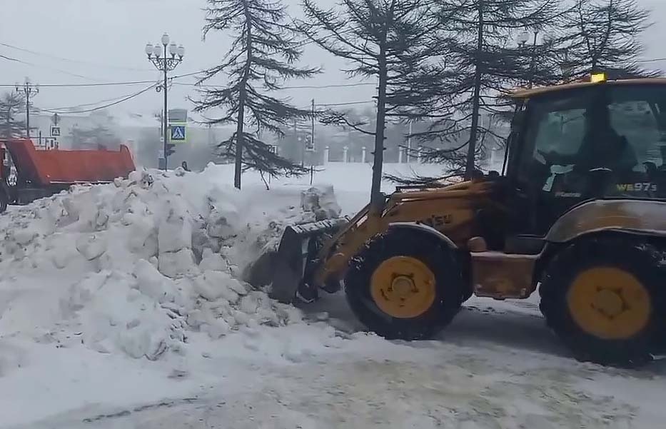    Снег, циклон, Магадан