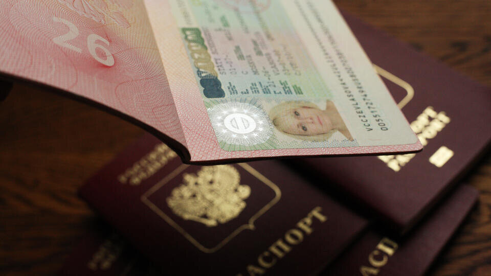     Родственникам участников СВО могут запретить въезд в страны Евросоюза ИЗВЕСТИЯ/Юлия Майорова