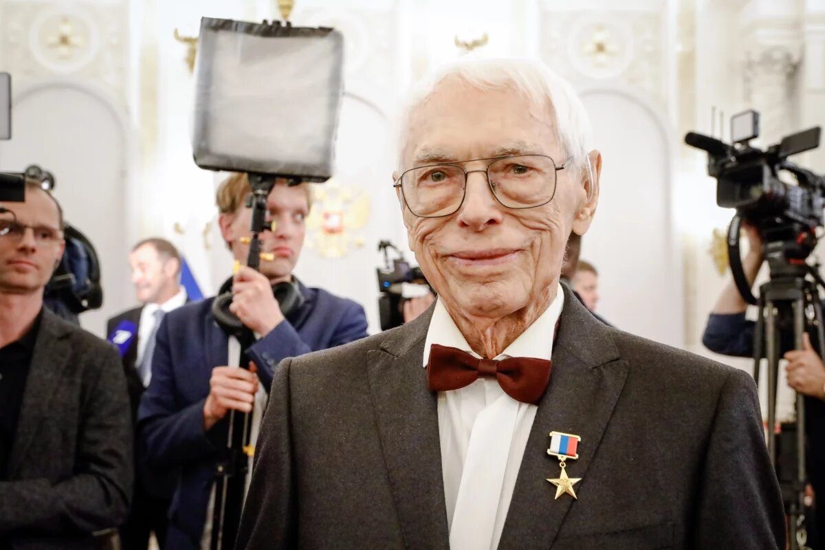    Травников поздравил новосибирского композитора Александра Зацепина