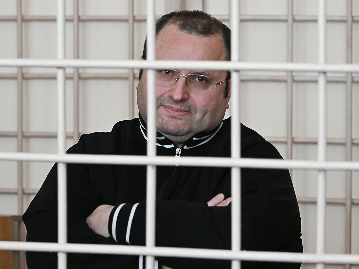    Бывший глава Корпорации развития Курской области Владимир Лукин в зале Ленинского районного суда Курска | © РИА Новости / Руслан Журкин