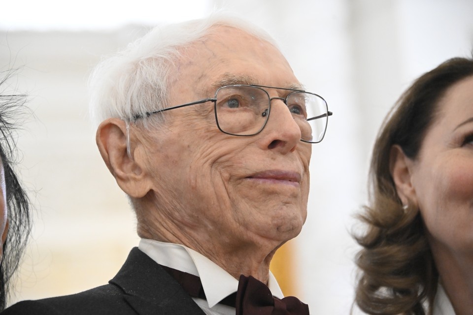    Травников также упомянул, что лично знаком с артистом Владимир ВЕЛЕНГУРИН