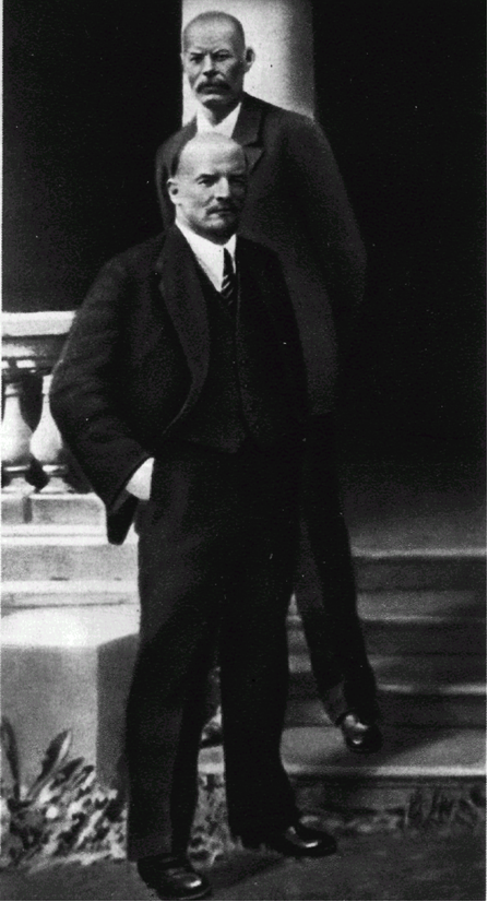 В. И. Ленин и М. Горький. 1920 г.