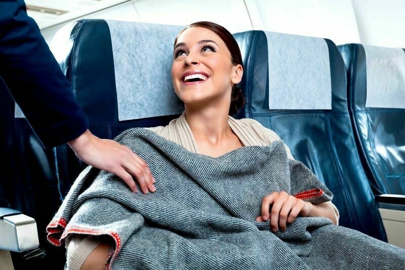 9 самых негигиеничных мест в самолете, к которым лучше не прикасаться