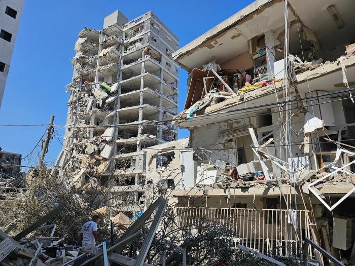 Обложка © Shutterstock / FOTODOM / Roman Yanushevsky