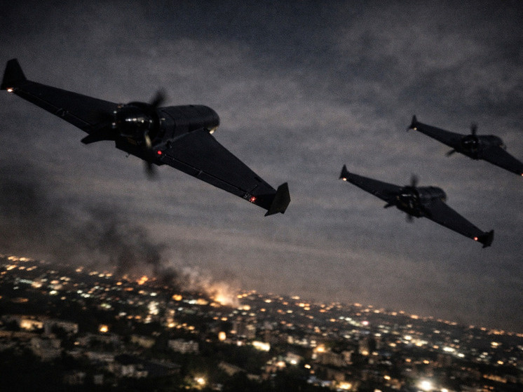     Коллаж: генерация ChatGPT