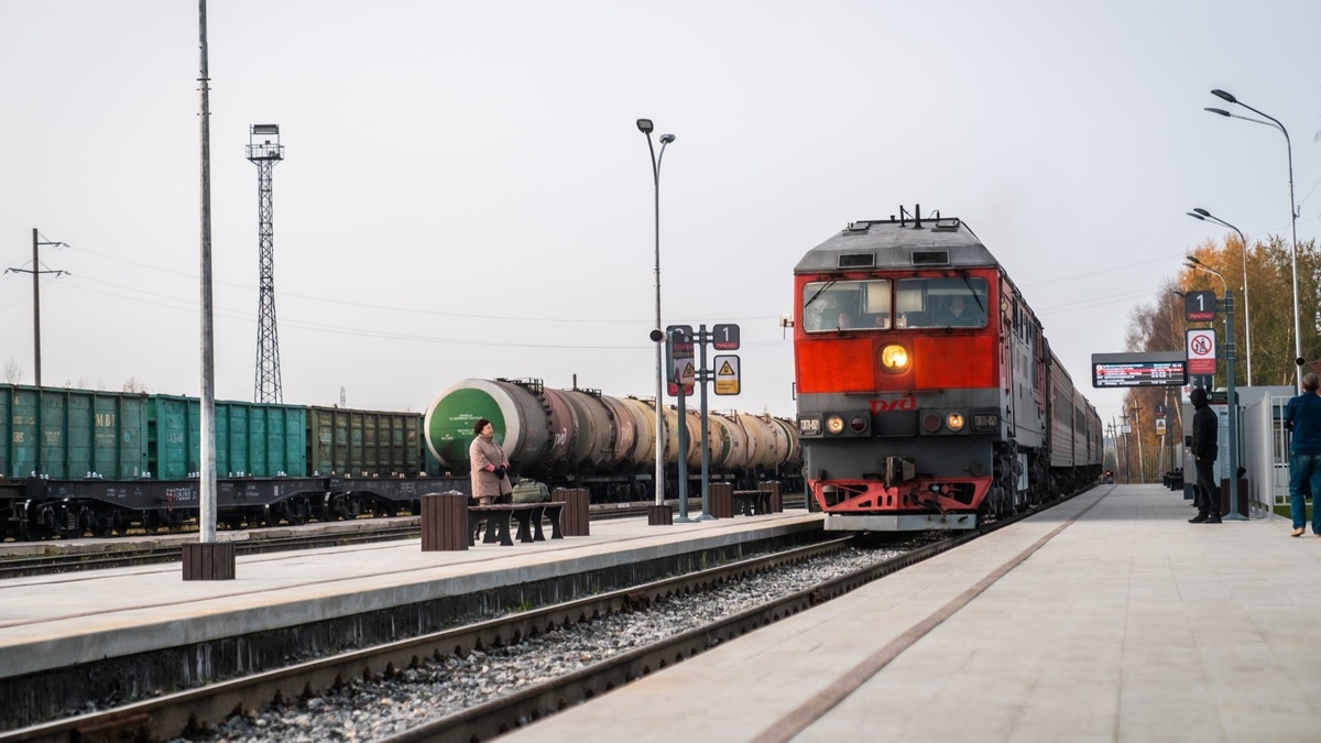    Поезд Нижневартовск. Куда можно отправиться из столицы Самотлора?
