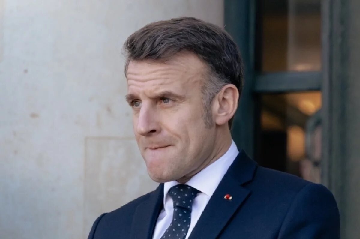    Во Франции заявили, что Макрон опозорился, пытаясь подражать Зеленскому