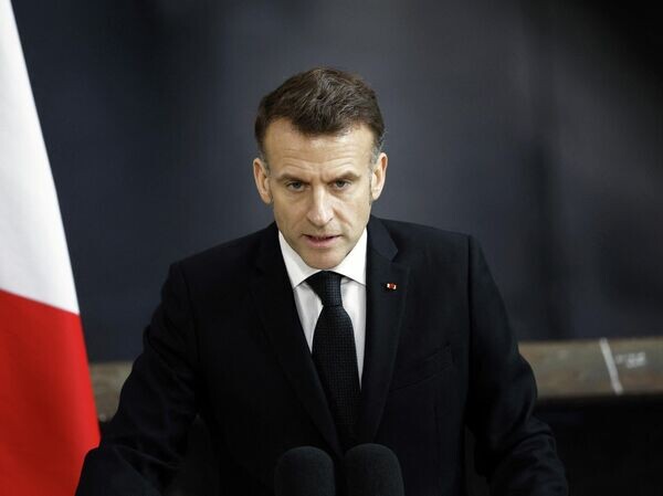    © REUTERS / YOAN VALAT