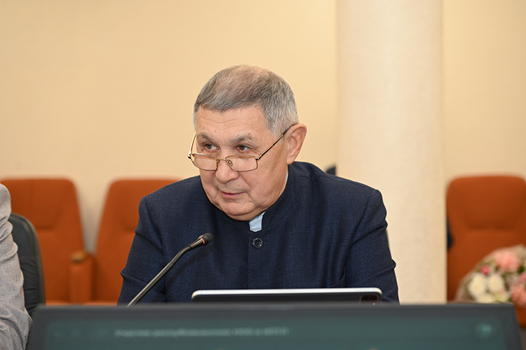    Рифкат Минниханов: «Высокие результаты во многом обеспечены ростом инновационной деятельности в республике, последовательным увеличением финансирования научно-исследовательской деятельности и значительным укреплением инновационной инфраструктуры».   
Фото:  gossov.tatarstan.ru