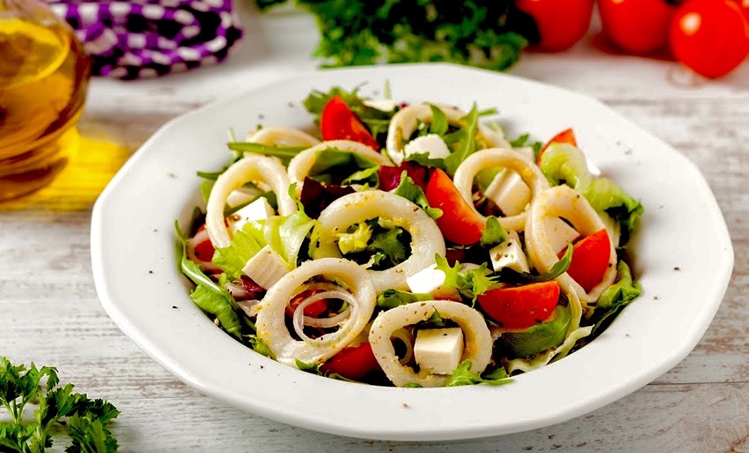 Салаты из кальмаров. Рецепты.