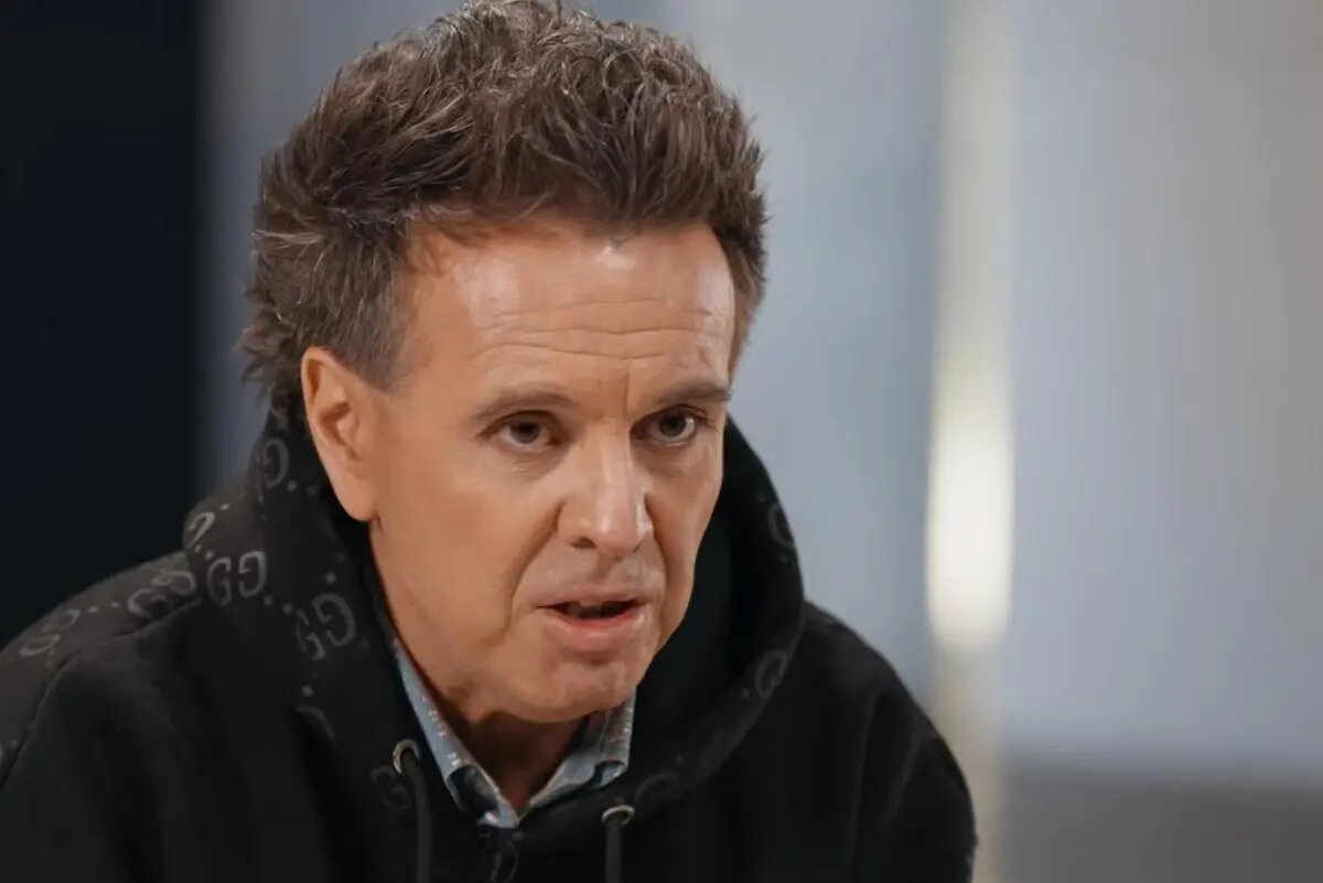 Скриншот из видео интервью Ксении Собчак "Осторожно СОбчак"