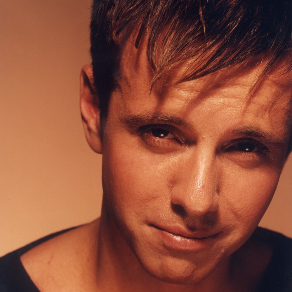 Молодой Андрей Губин. Источник фото: https://music.mts.ru/artist/167066