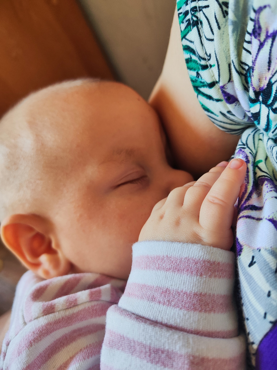 Насосался, уснул... 