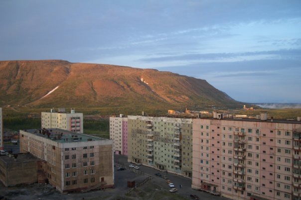 Городские пейзажи Норильска. Автор: Александр Девятков, © 2009 год