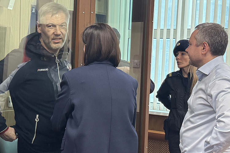    Басманный районный суд рассматривал ходатайство следователя ГСУ СК России о продлении ареста до 10 июня гендиректору СК «Автодор» Рамилю Шайдуллину.   
Фото: Елена Колебакина-Усманова