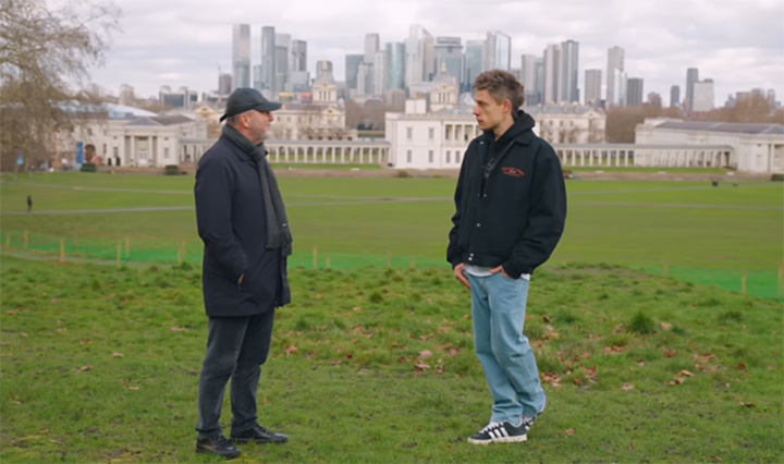    Интервью на фоне Лондона - это же так "статусно"!. Скриншот: YouTube