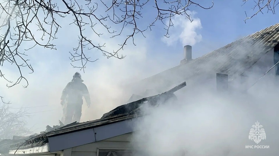    Один человек погиб на пожаре в ЛНР за сутки. ФОТО: МЧС России