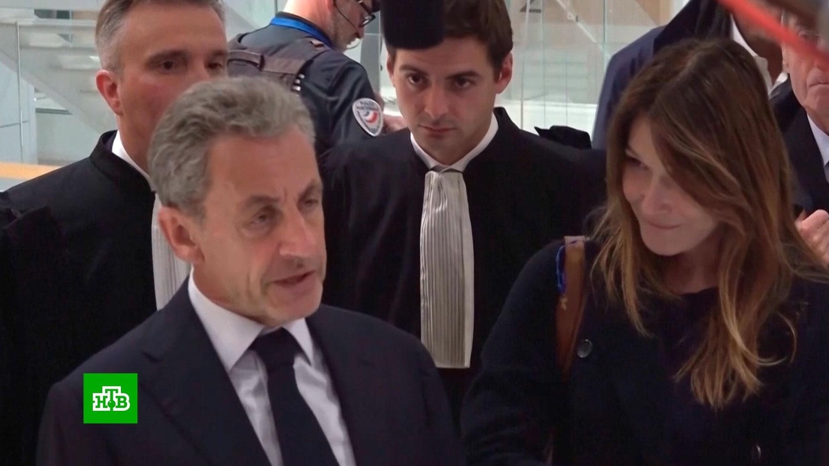    СМИ: Саркози боится есть приготовленную в тюрьме еду и питается йогуртами